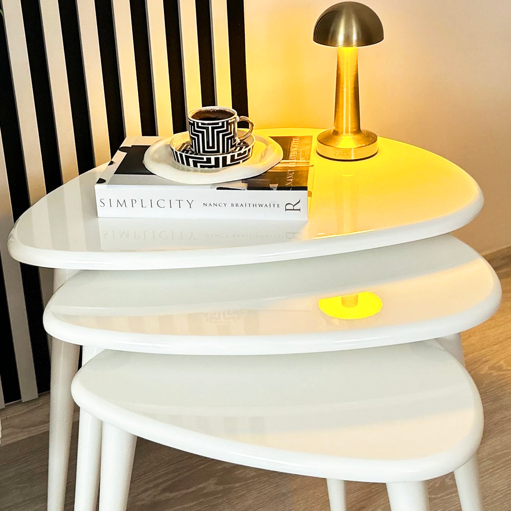 beyaz lake zigon sehpa seti sade ve sik tasarimi ile her mekana uyum saglar vornom