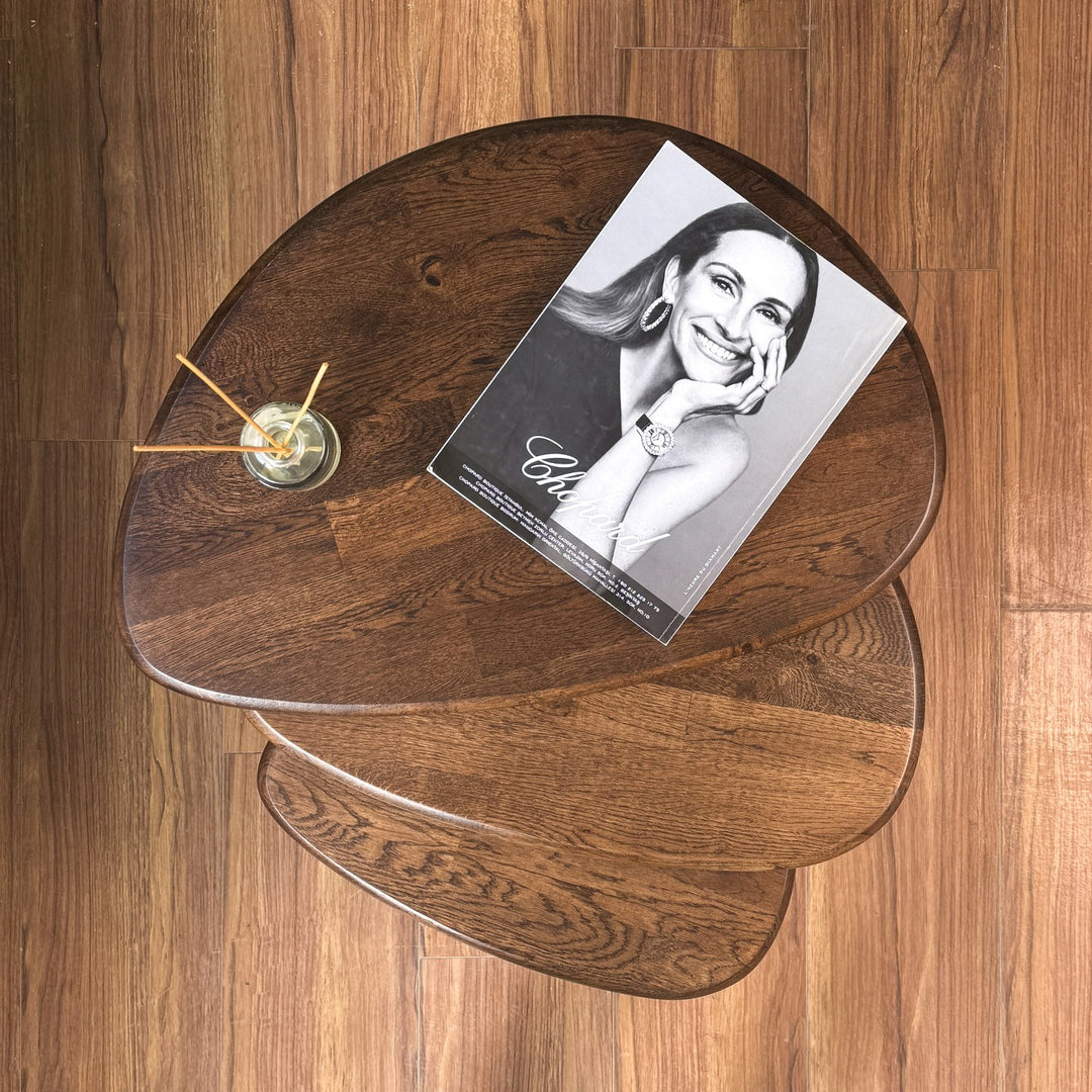 masif mese zigon sehpa takimi yuvarlak hatlari ve dogal dokusuyla dikkat cekiyor vornom