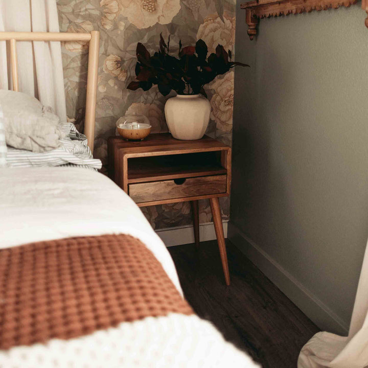 Yan Sehpa - Çekmece ve Konik Ayaklı Model | Masif Ceviz