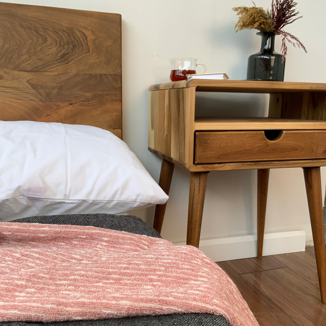 ahsap komodin sik ve dekoratif modern dokusu vornom