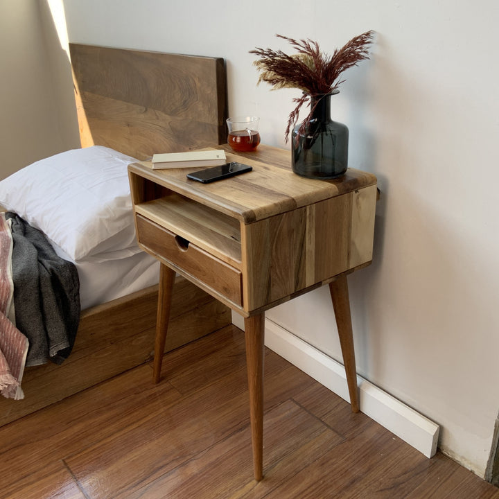 ahsap komodin ayakli ve rafli dogal ceviz vornom