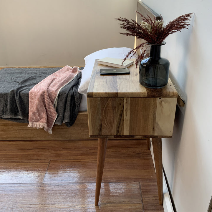 ahsap komodin modern ceviz dokulu konik ayakli dizayn vornom