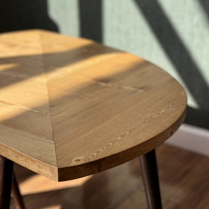 modern-orta-sehpa-dogal-ceviz-ve-zarif-desenli-tasarim-furnitreasure-vornom