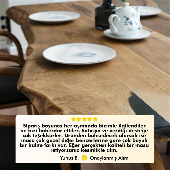 Masif ceviz masanin uzerinde olumlu müsteri yorumu olan bir etiket bulunuyor vornom