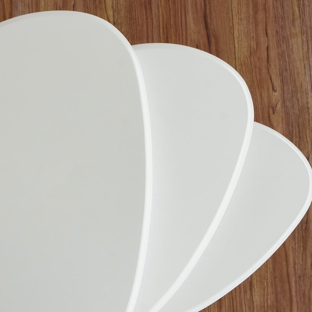 ahsap zigon sehpanın kusbakisi cekimi ile beyaz renginin ve kenarlarinin estetigi one cikiyor vornom