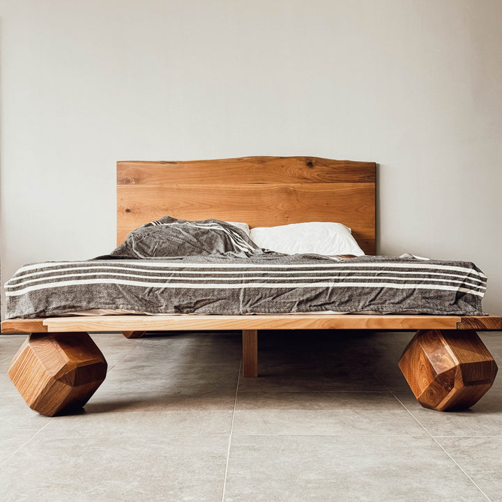 el yapimi masif ahsap yatak cift kisilik modern ve sik yatak cercevesi titizlikle tasarlanmis dogal vornom