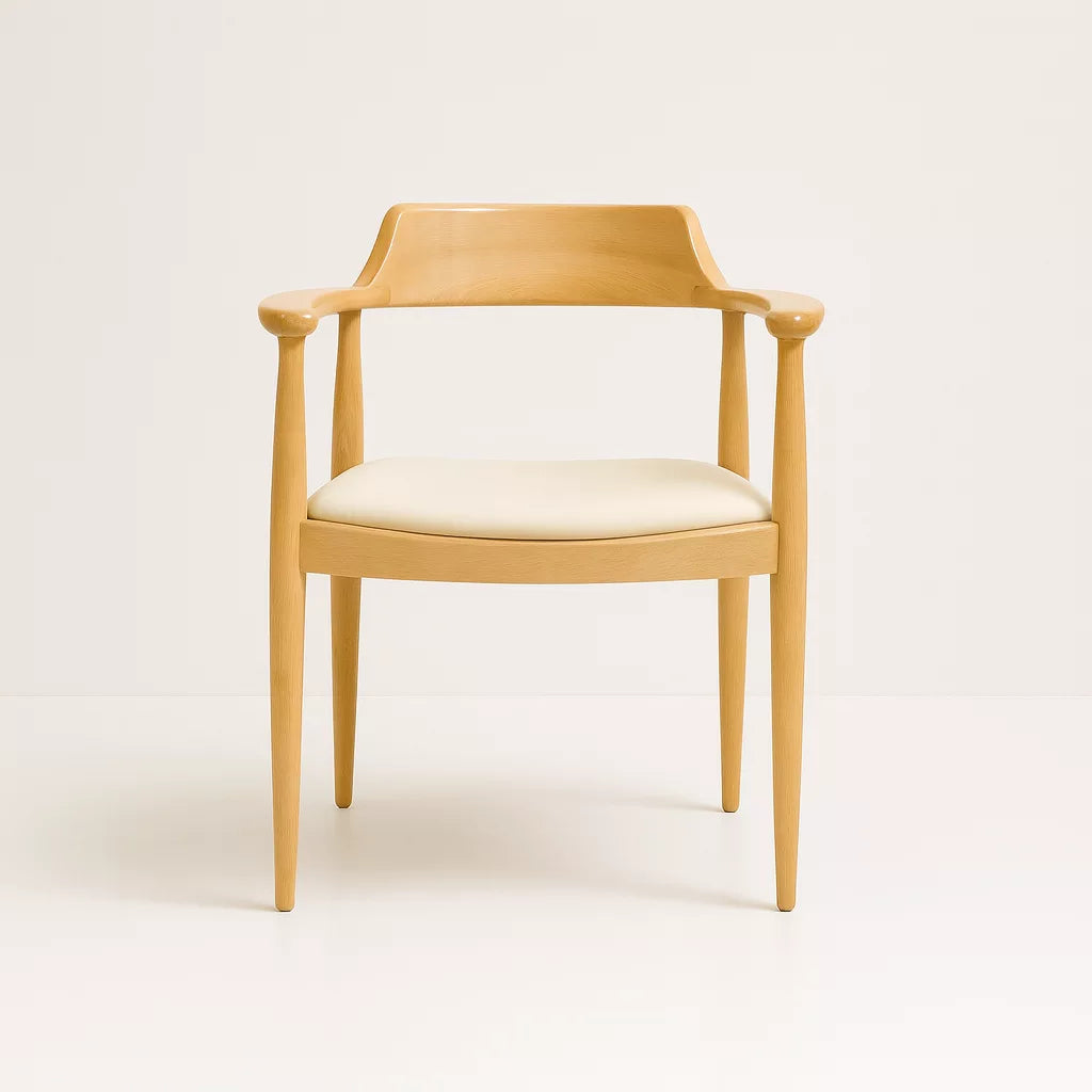 İskandinav tarzında, beyaz oturumlu ahşap çerçeveli yemek sandalyesi - Kennedy Sandalye.