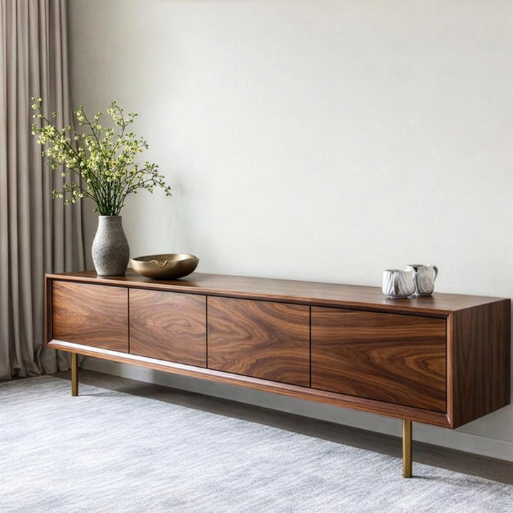 El işçiliği masif ceviz TV sehpası, geniş depolama alanlı 4 kapaklı ahşap ünite ve minimalist tasarım.