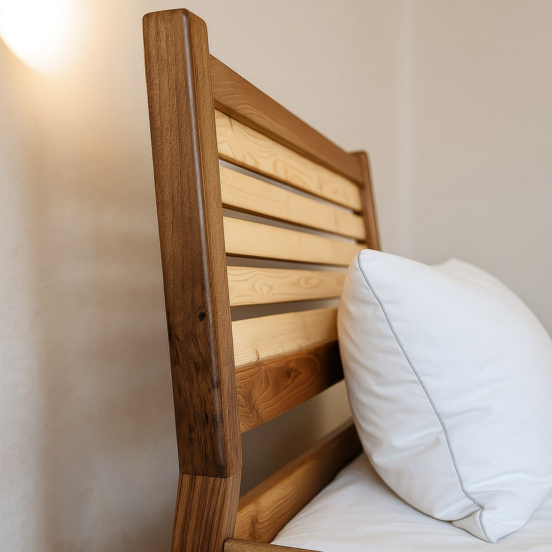 Doğal  Masif Ceviz Ahşap Yatak – Minimalist Karyola