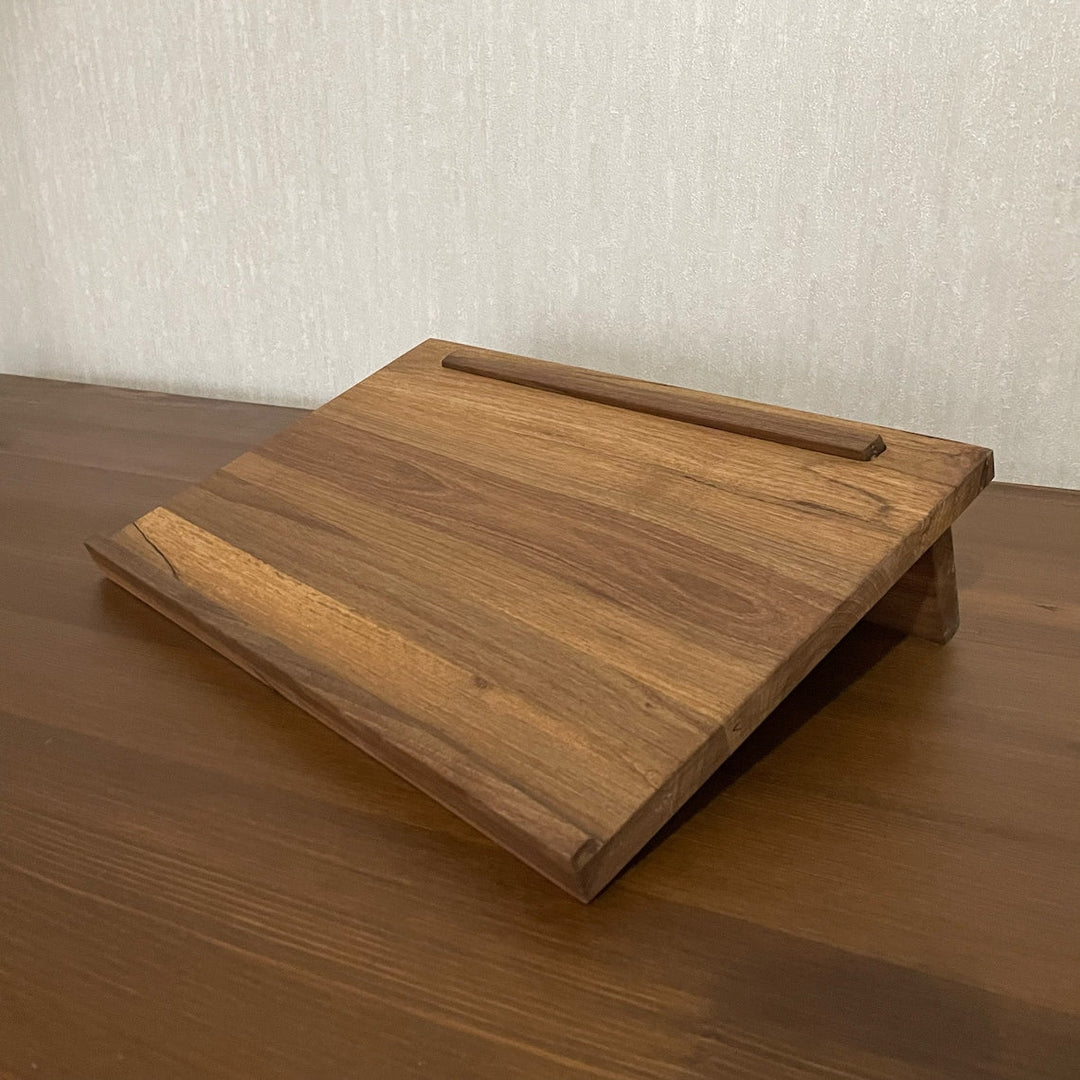 Ahsap laptop standi masif ceviz ergonomik yukseltilici egimli modern tasarim vornom