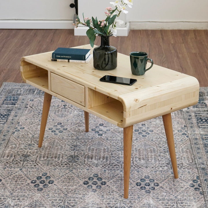 dogal ladin agacindan yapilmis modern orta sehpa iki cekmeceli genis rafli sik ve kullanislidir vornom