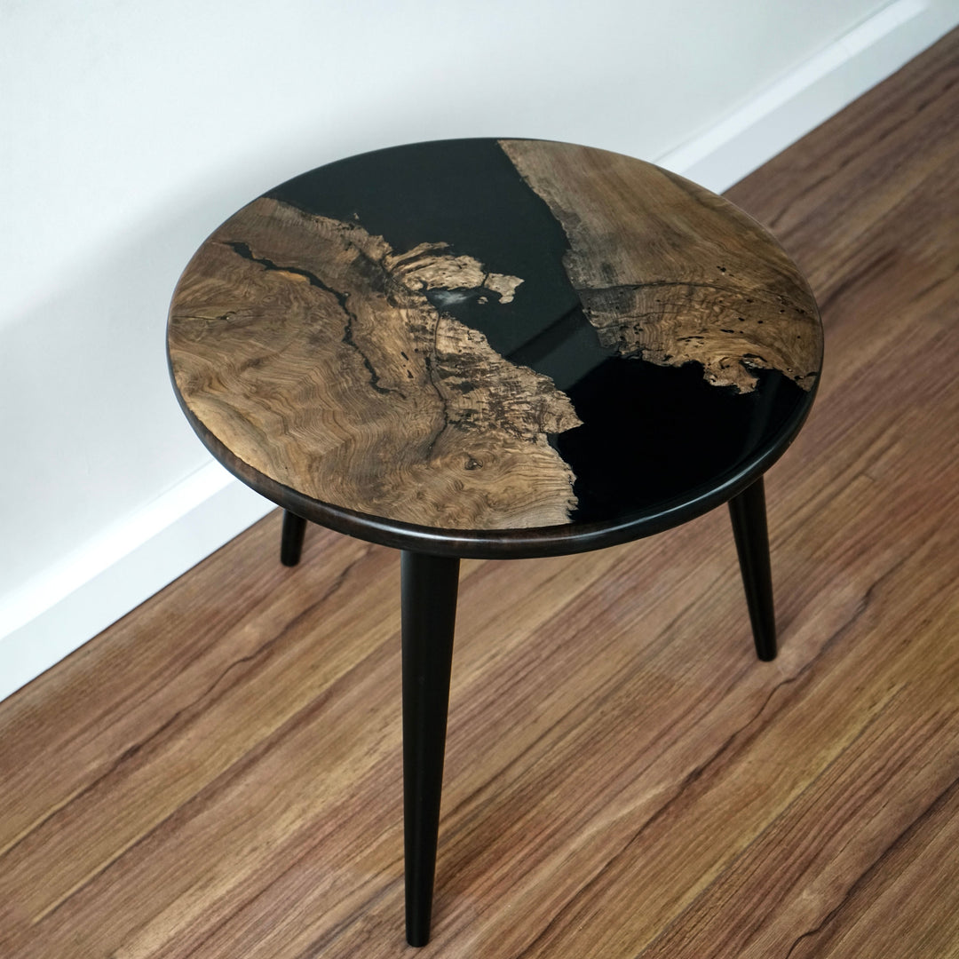 epoksi yan sehpa siyah recinesi ile sik ve modern vornom